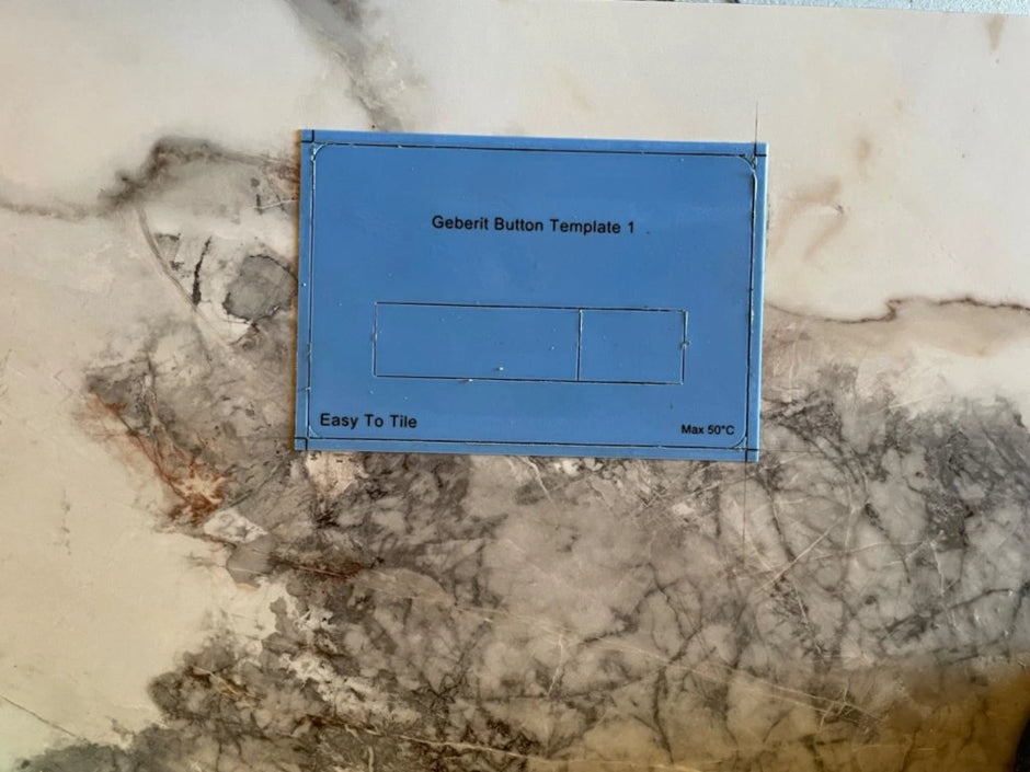 Paslėptas WC Nuleidimo Mygtukas EasyToTile – Geberit Delta Round Edge (3-in-1 Išpjova)